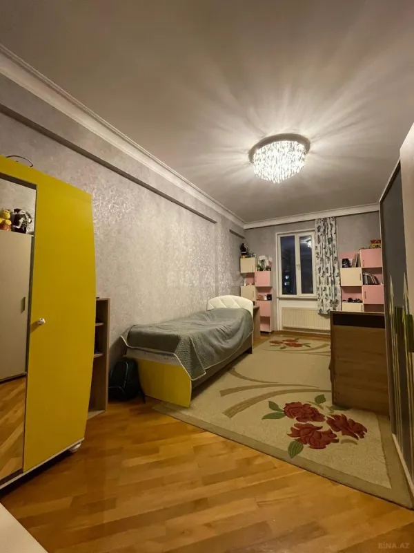 Satılır 3 otaqlı mənzil 125 m²