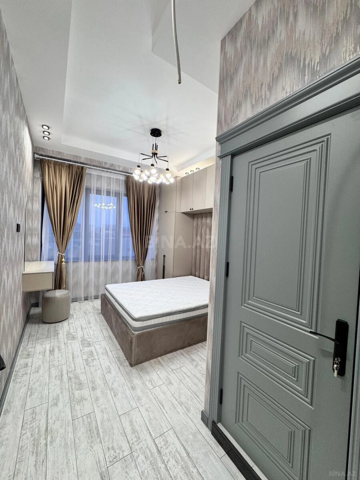 Satılır 3 otaqlı mənzil 95 m²