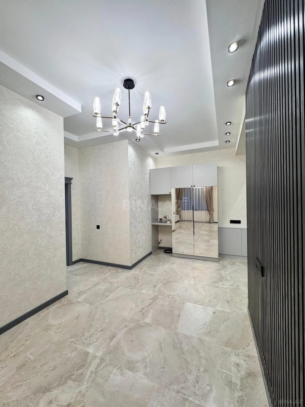 Satılır 3 otaqlı mənzil 95 m²