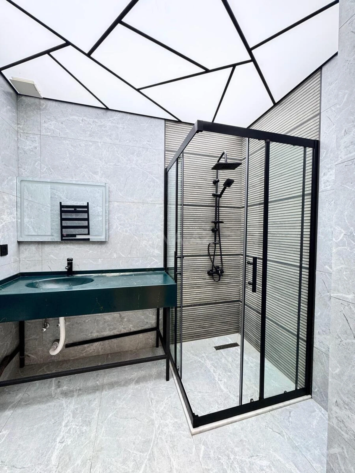 Satılır 3 otaqlı mənzil 95 m²