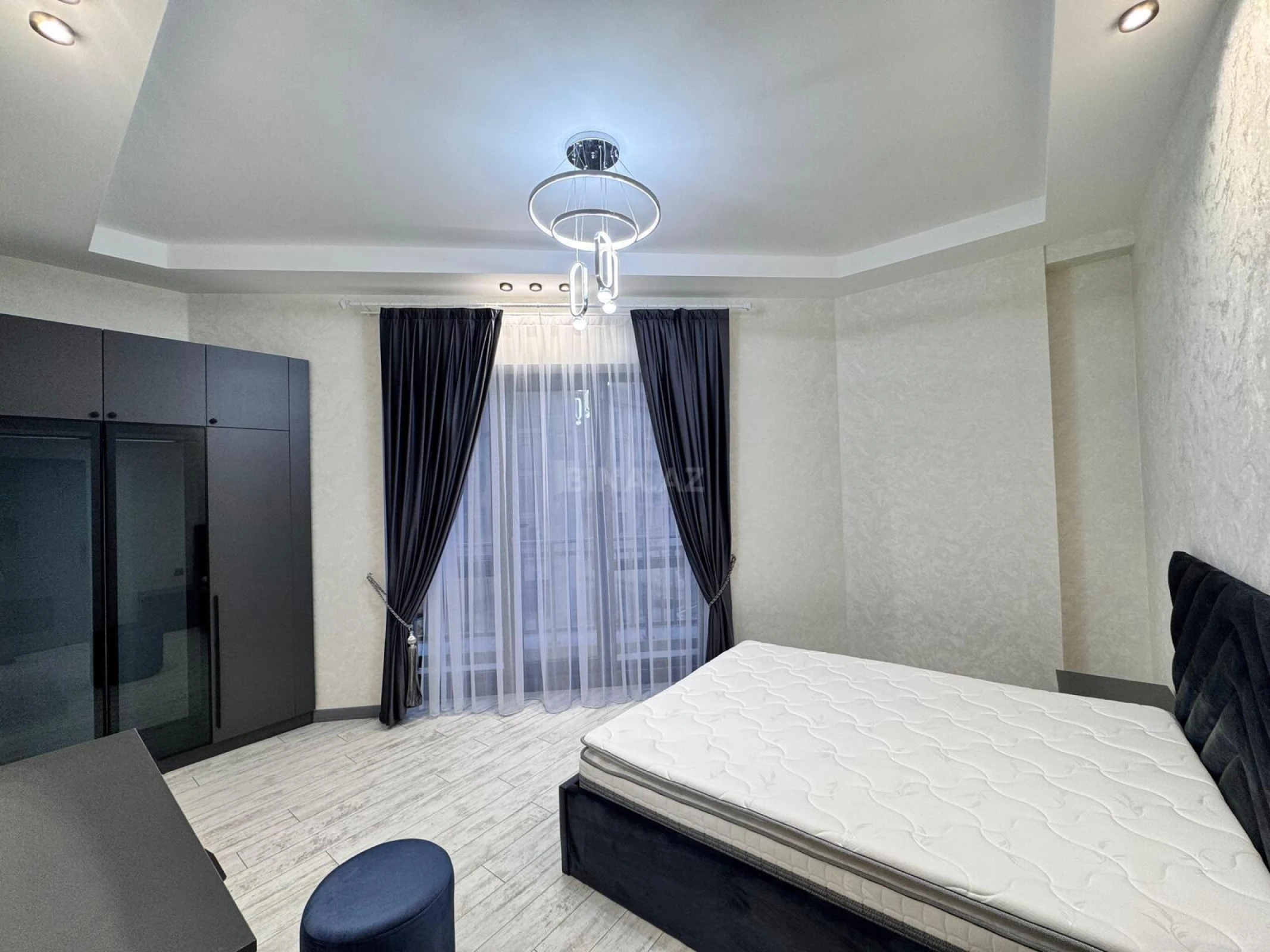 Satılır 3 otaqlı mənzil 95 m²