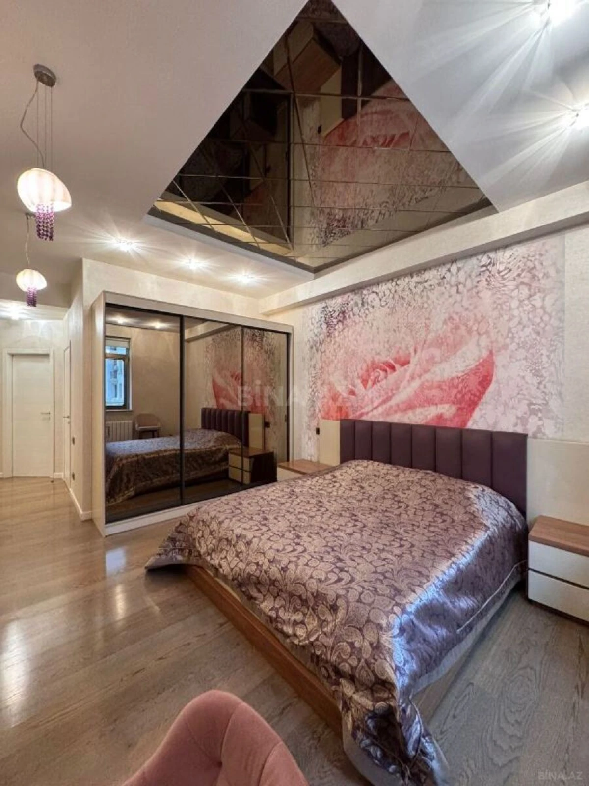 Satılır 4 otaqlı mənzil 168 m²