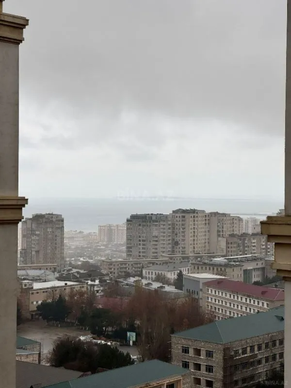 Satılır 4 otaqlı mənzil 168 m²