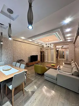 Satılır 4 otaqlı mənzil 168 m²