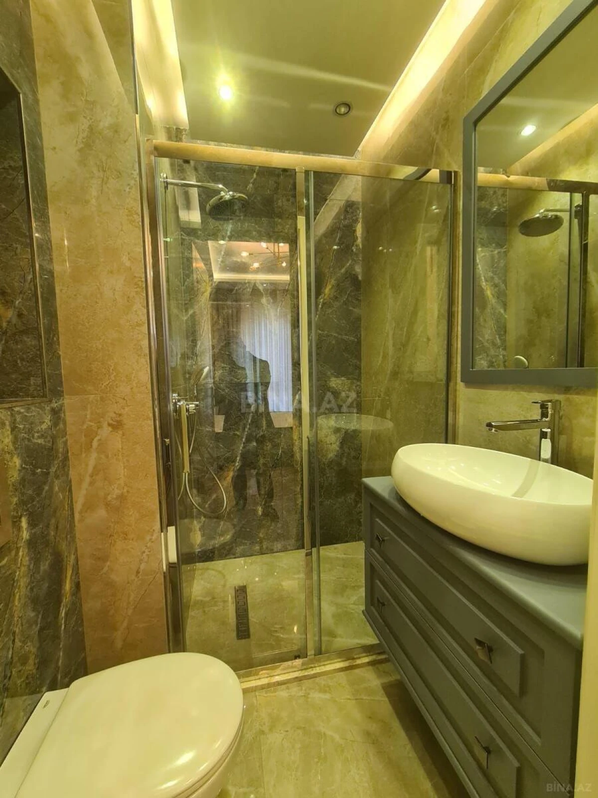 Kirayə verilir 3 otaqlı mənzil 119 m²