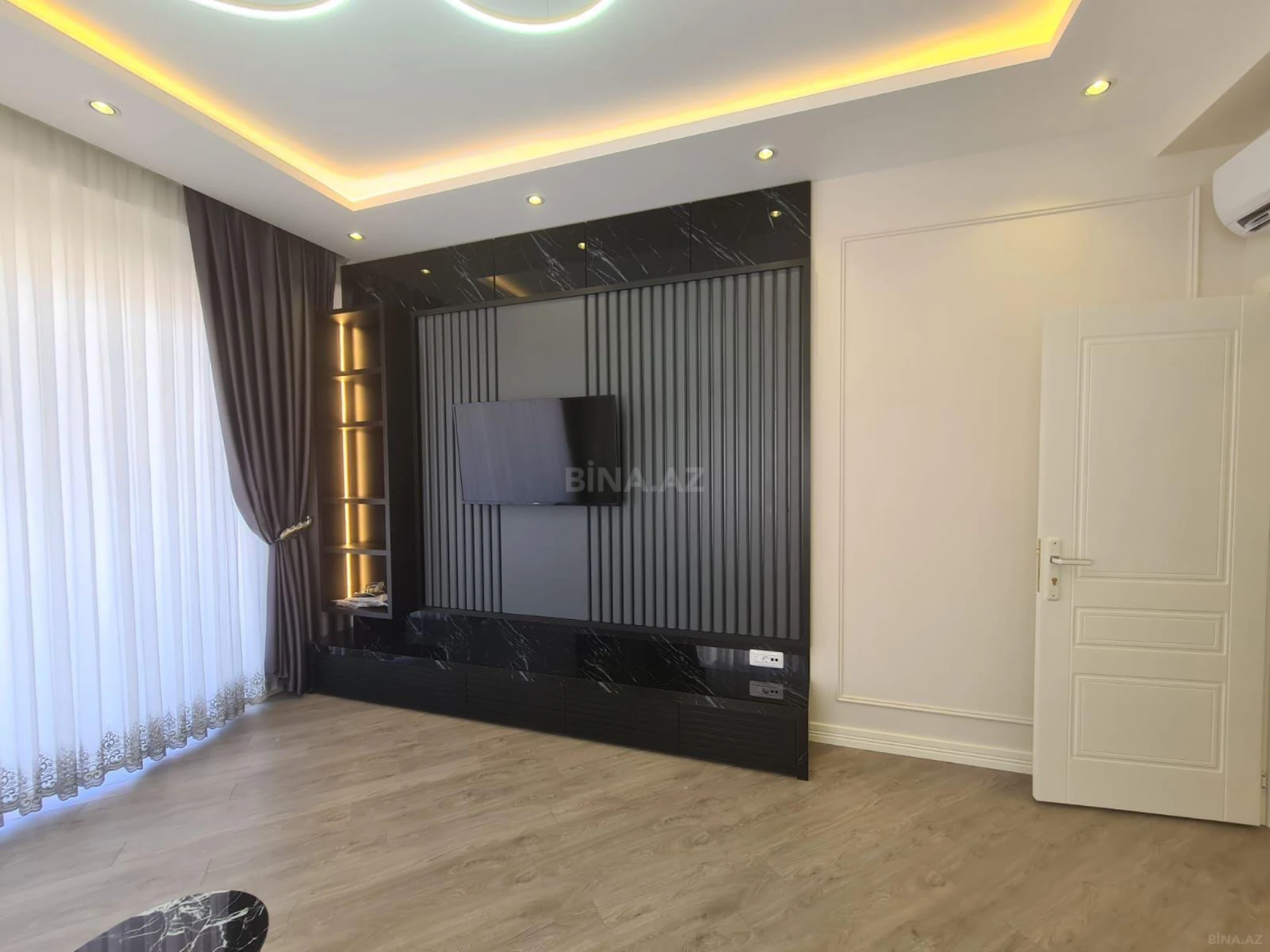 Kirayə verilir 3 otaqlı mənzil 119 m²