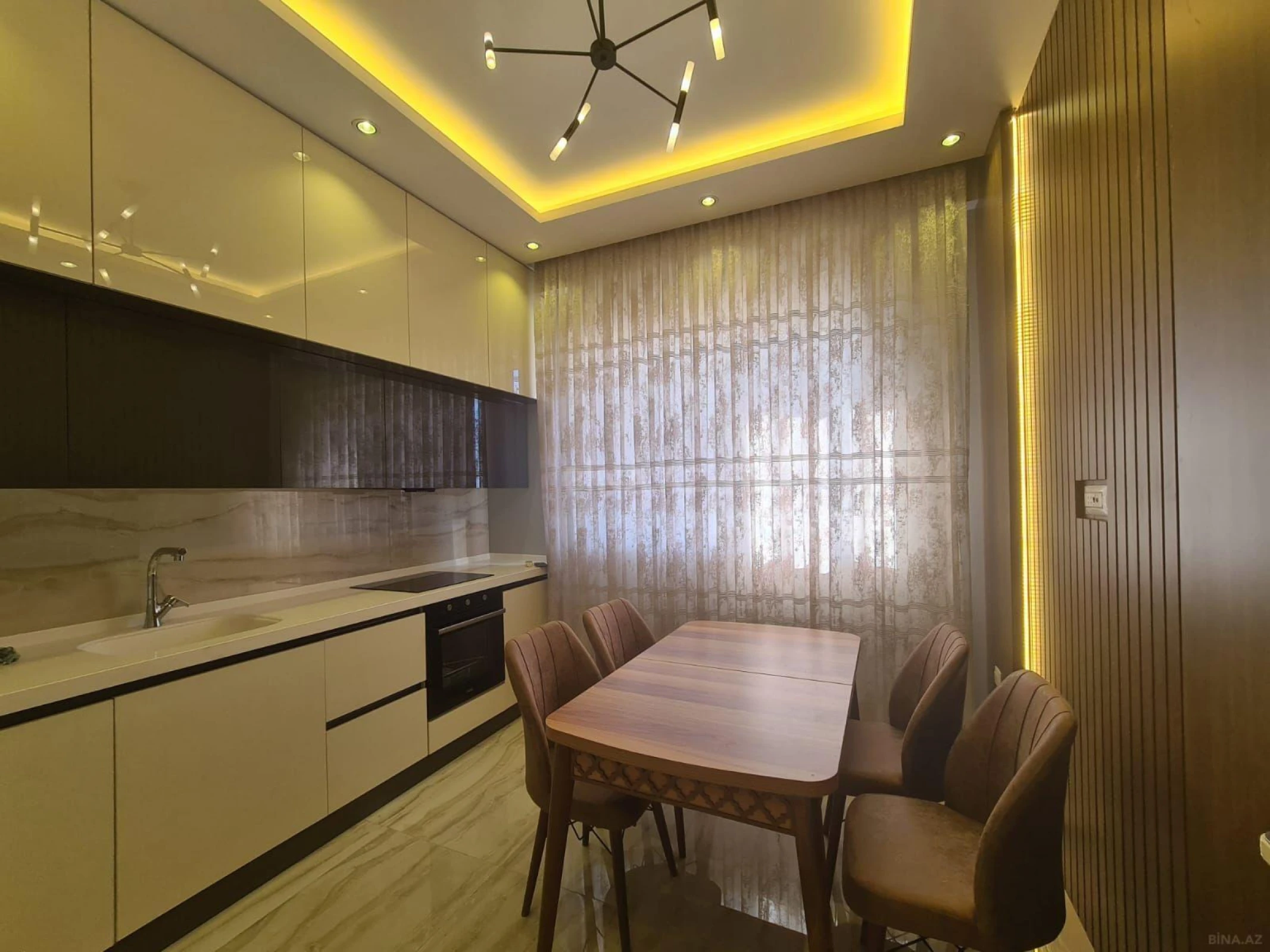 Kirayə verilir 3 otaqlı mənzil 119 m²