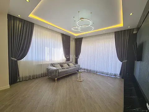 Kirayə verilir 3 otaqlı mənzil 119 m²