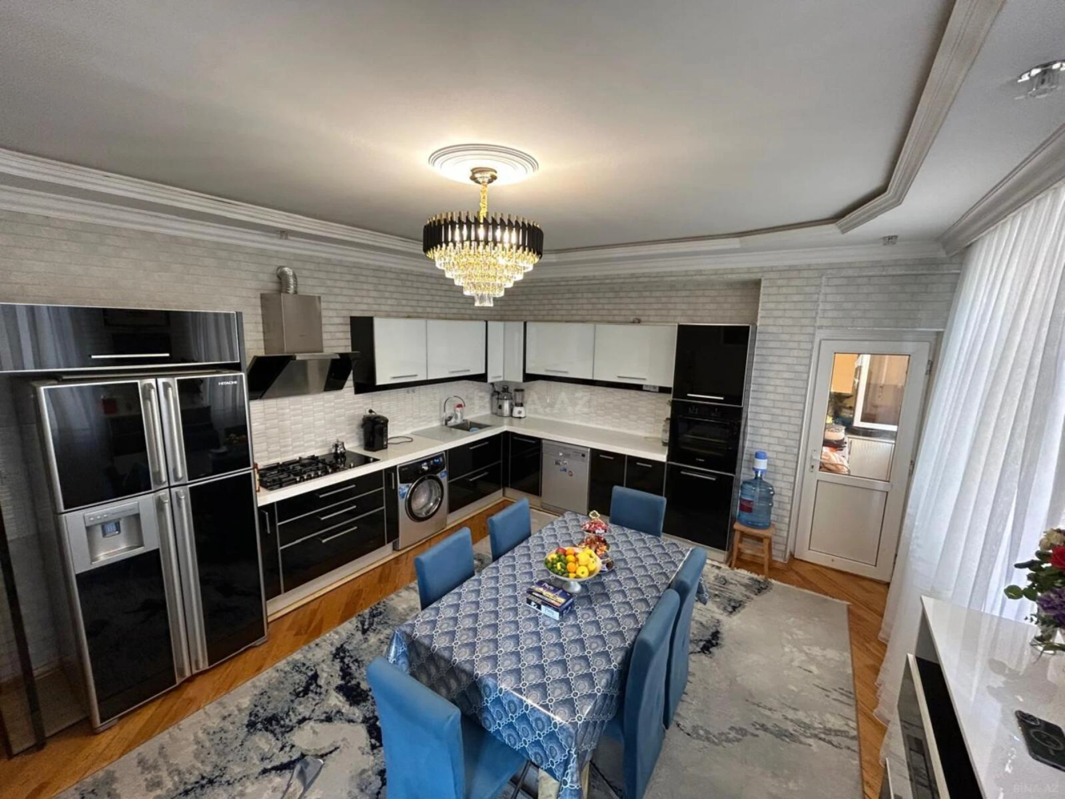 Satılır 5 otaqlı mənzil 170 m²