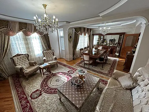 Satılır 5 otaqlı mənzil 170 m²