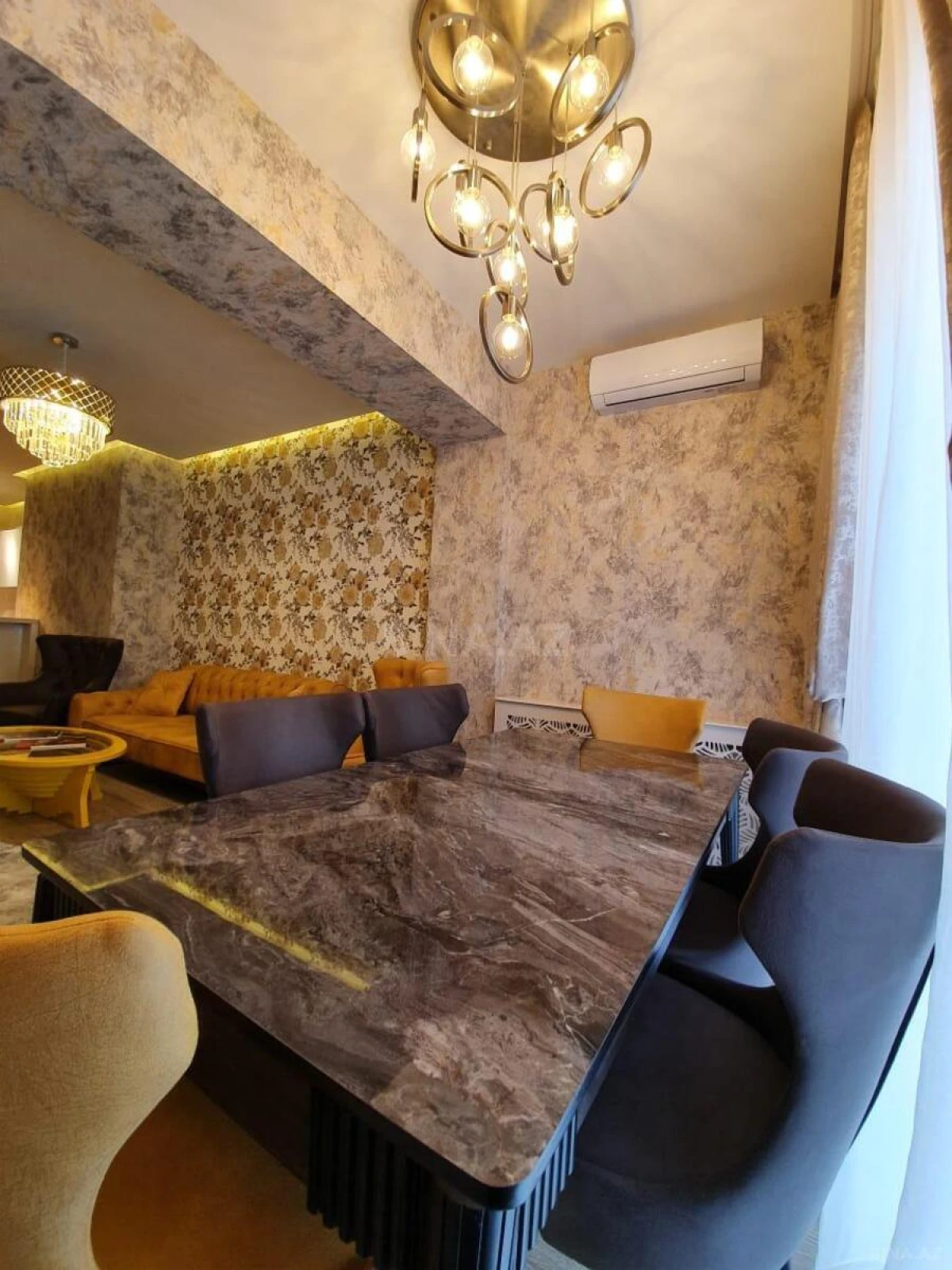Kirayə verilir 2 otaqlı mənzil 78.1 m²