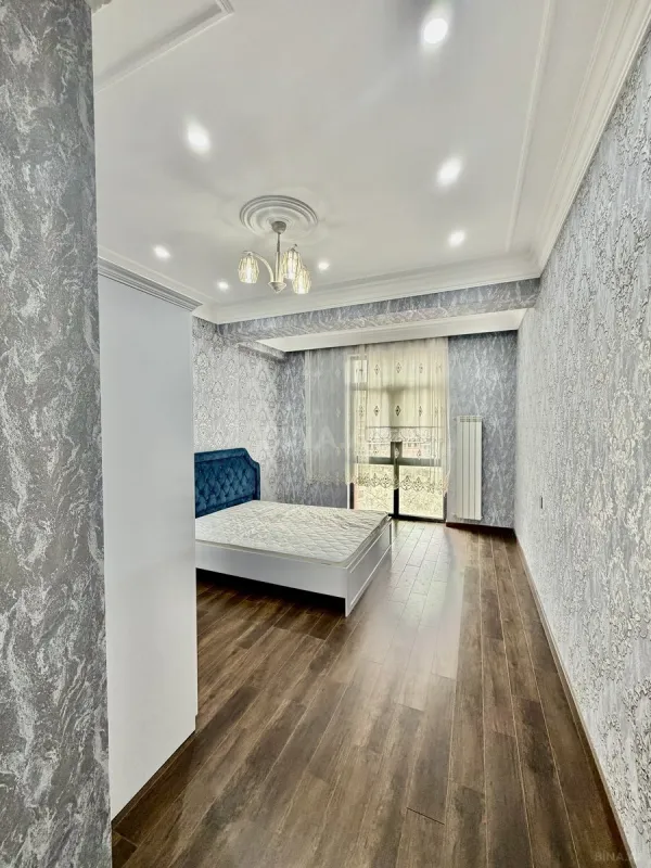 Satılır 3 otaqlı mənzil 129 m²