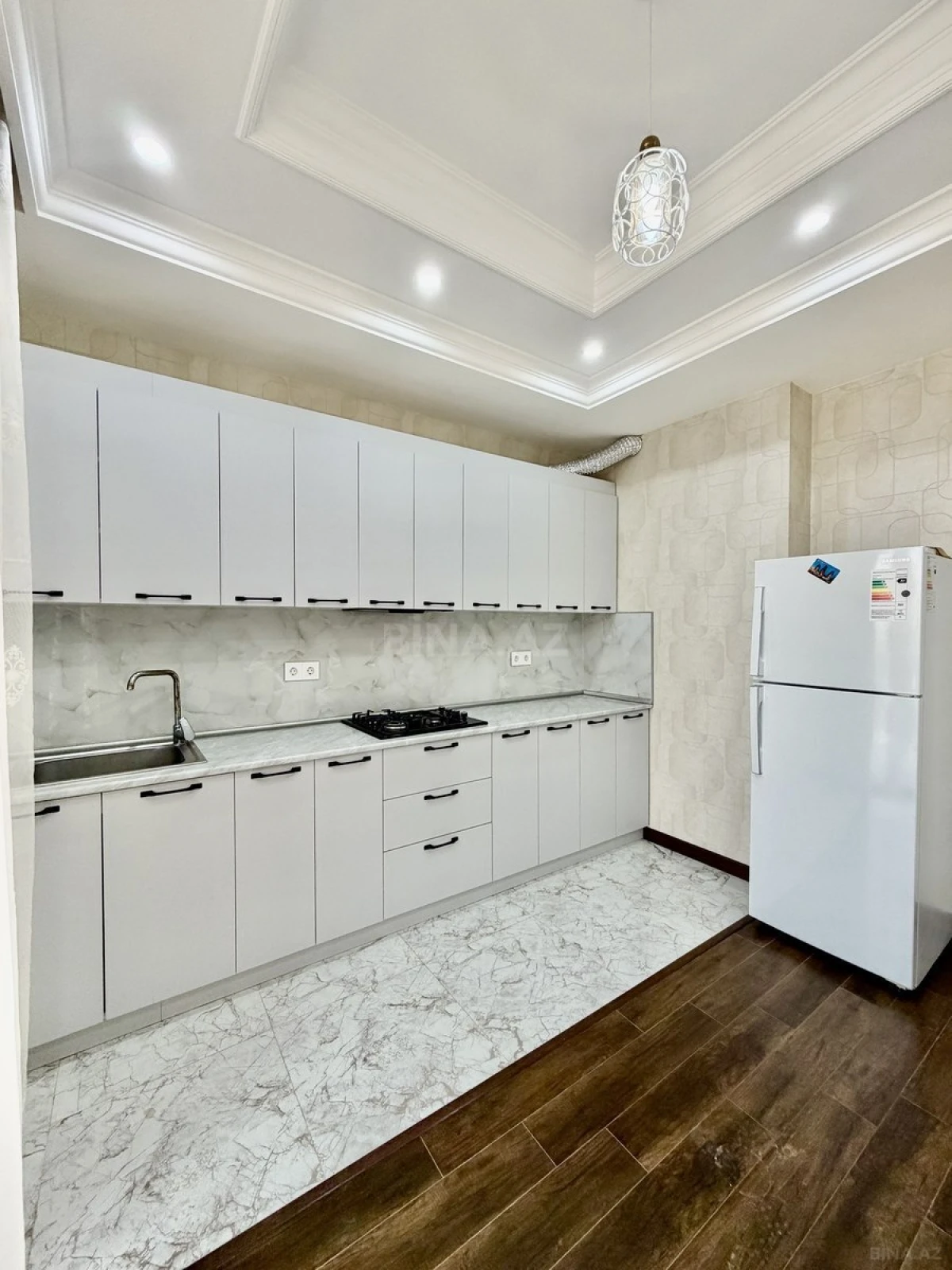 Satılır 3 otaqlı mənzil 129 m²