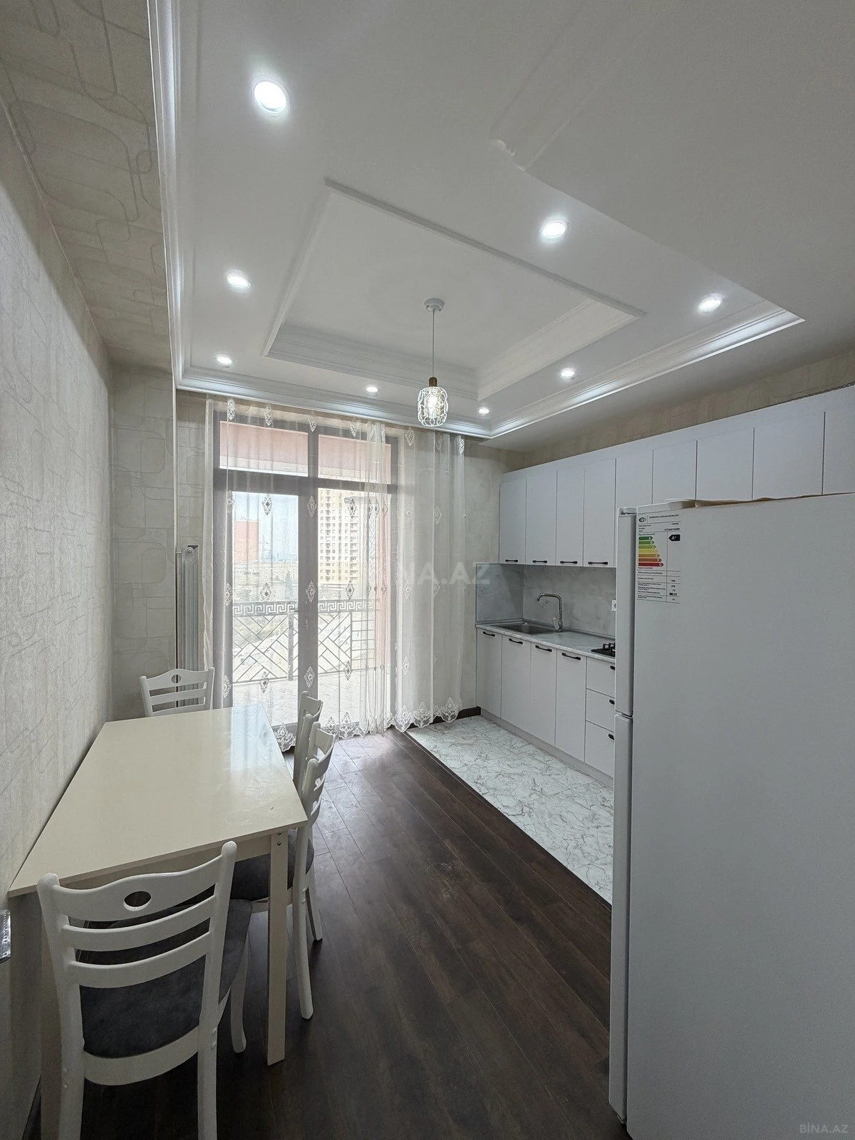 Satılır 3 otaqlı mənzil 129 m²