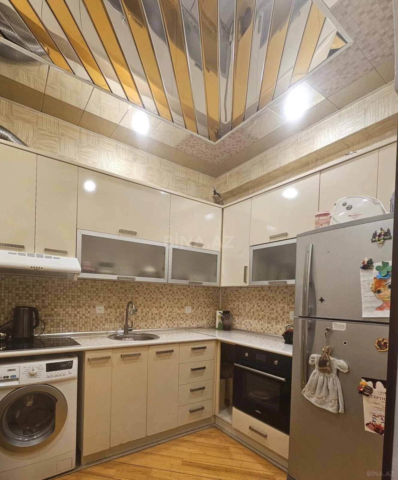 Satılır 3 otaqlı mənzil 105 m²