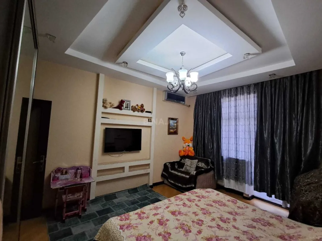 Satılır 2 otaqlı mənzil 100 m²