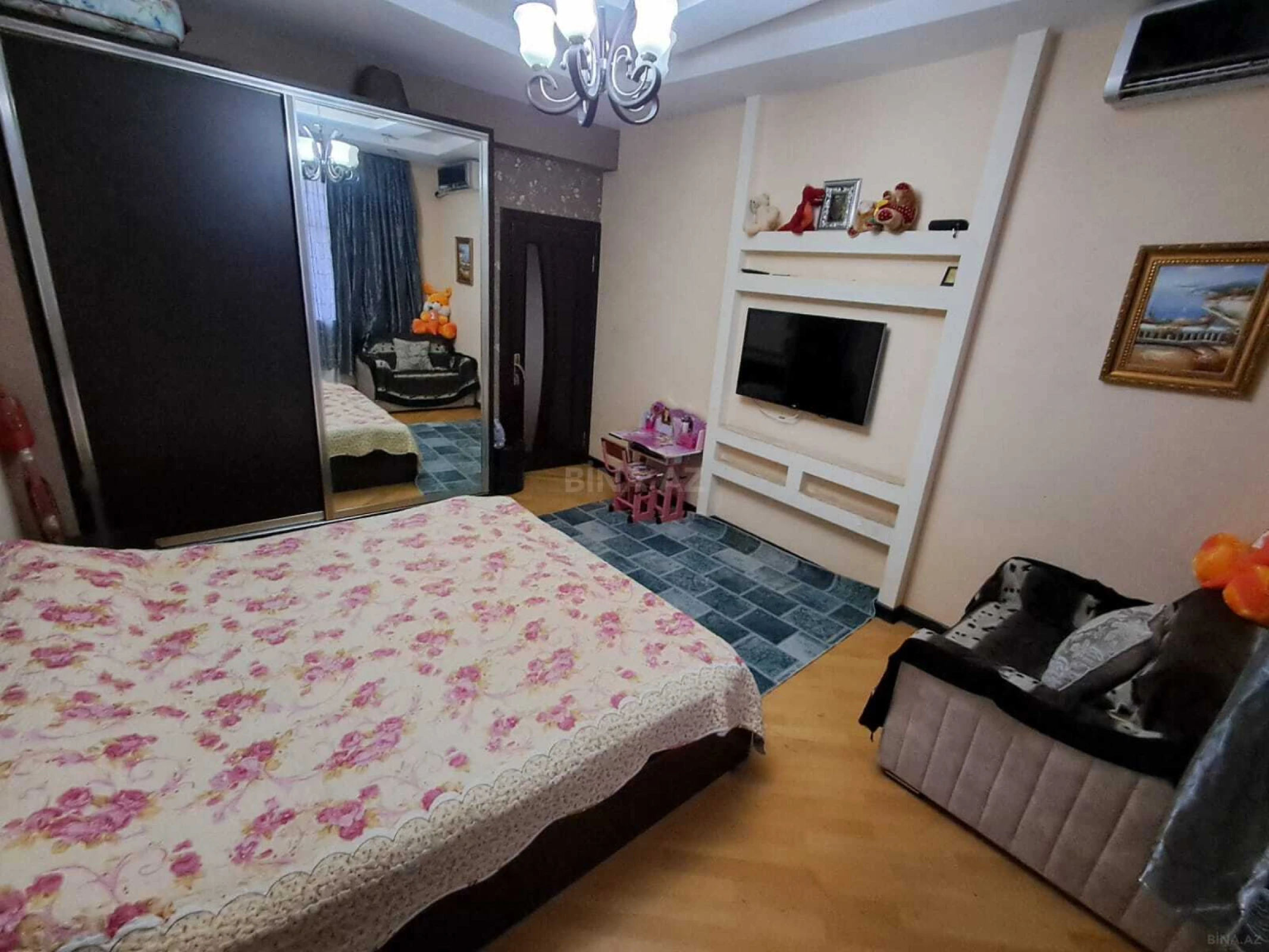 Satılır 2 otaqlı mənzil 100 m²