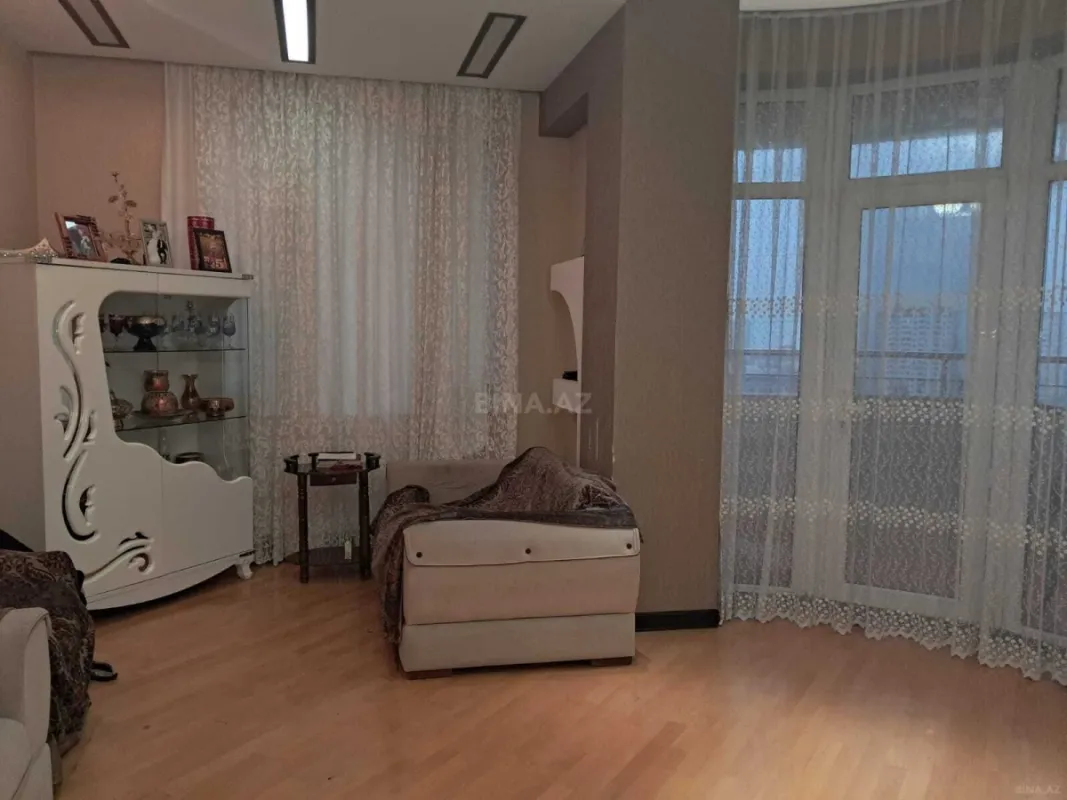 Satılır 2 otaqlı mənzil 100 m²
