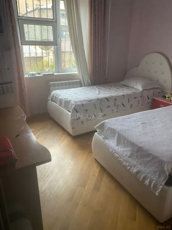 Satılır 4 otaqlı mənzil 100 m²