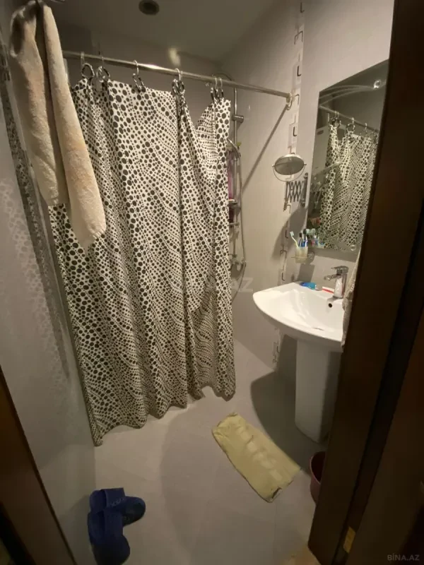 Satılır 4 otaqlı mənzil 100 m²