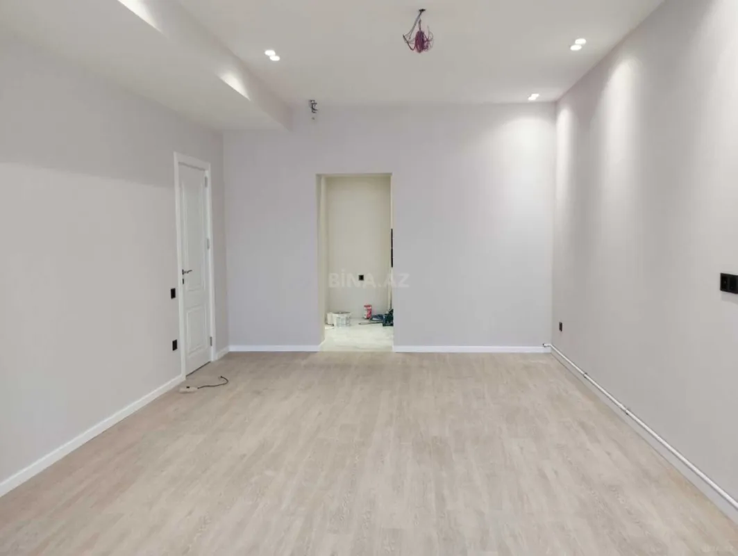 Satılır 3 otaqlı mənzil 115 m²