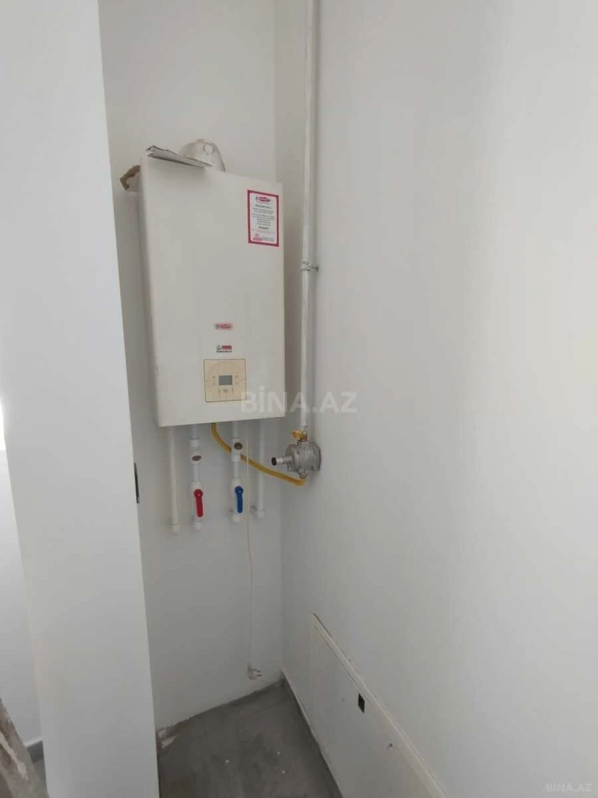 Satılır 3 otaqlı mənzil 115 m²
