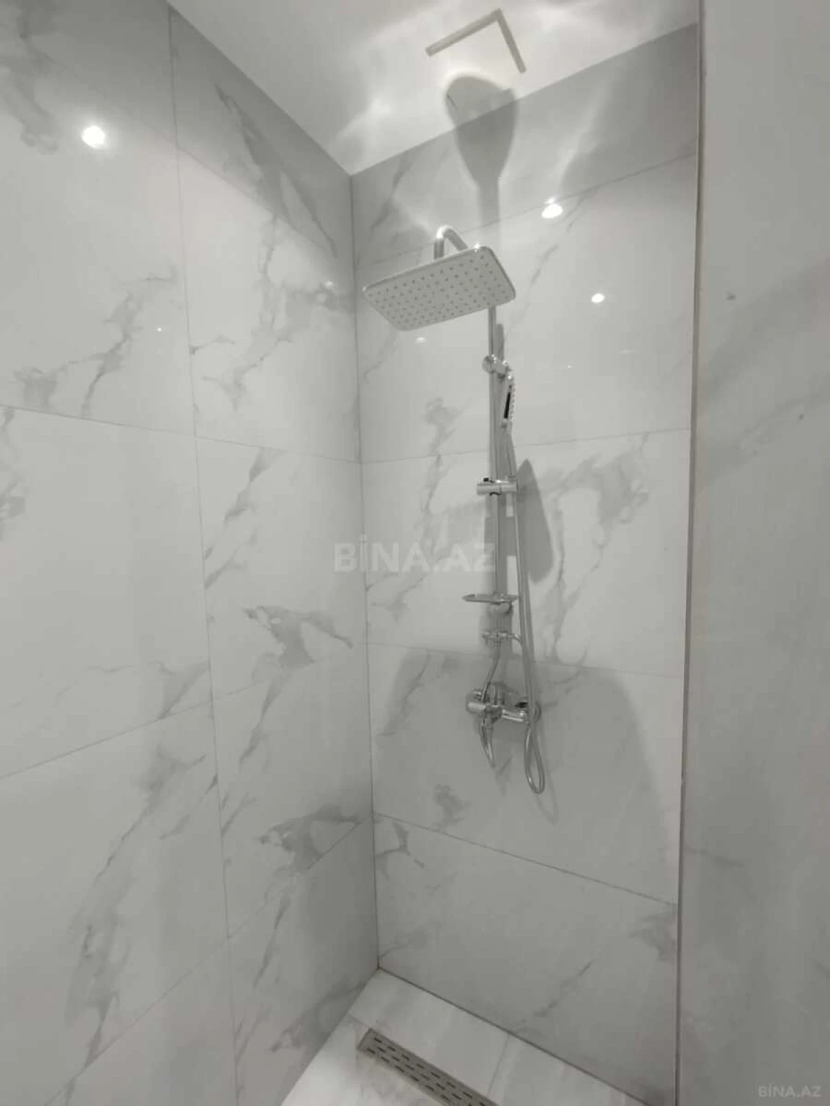 Satılır 3 otaqlı mənzil 115 m²