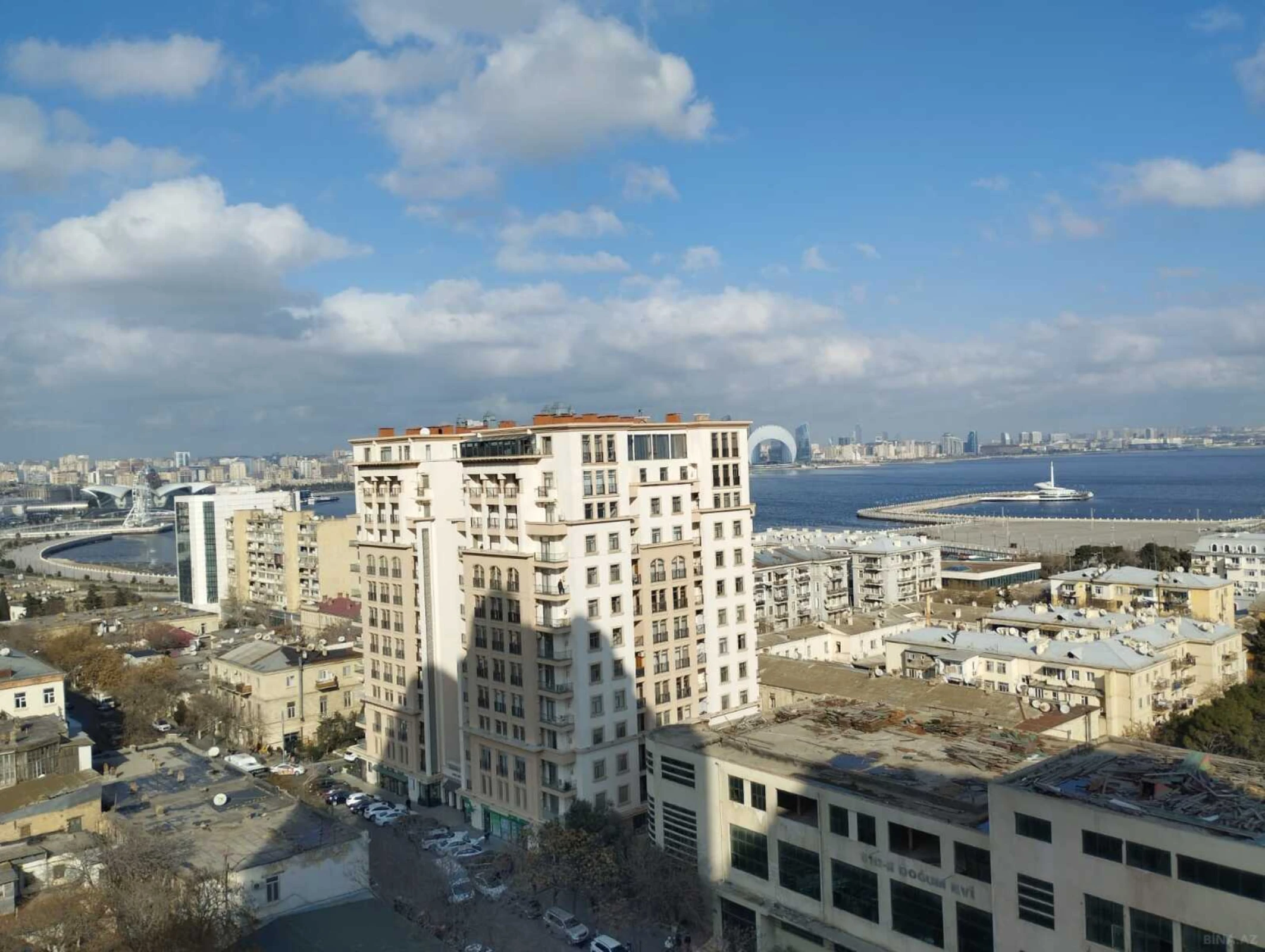 Satılır 3 otaqlı mənzil 115 m²