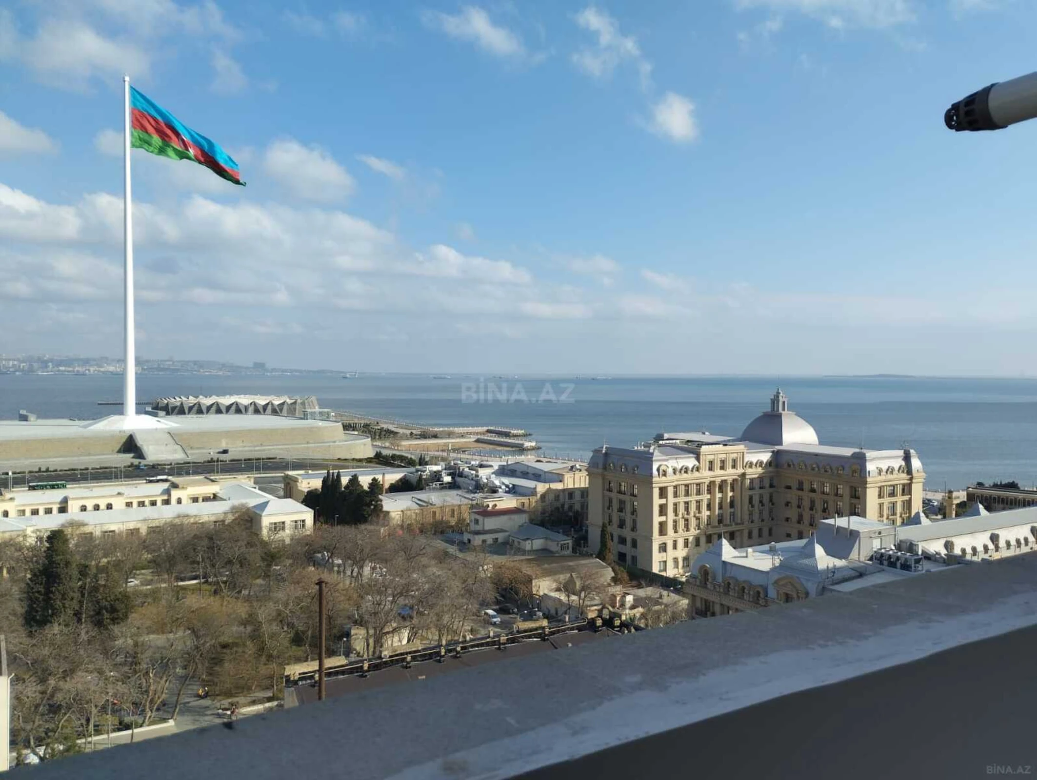 Satılır 3 otaqlı mənzil 115 m²