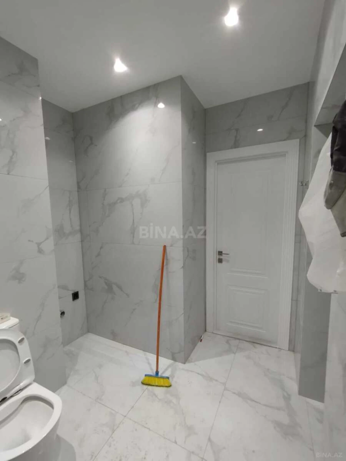 Satılır 3 otaqlı mənzil 115 m²