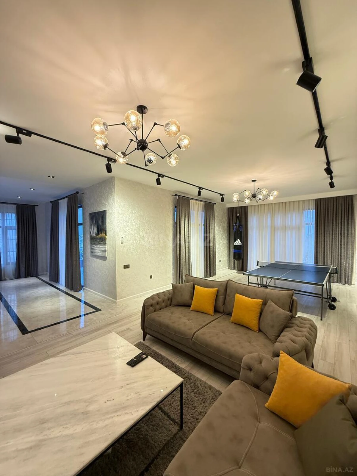 Satılır 6 otaqlı həyət evi 500 m²