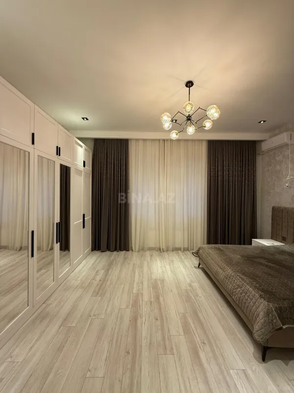 Satılır 6 otaqlı həyət evi 500 m²