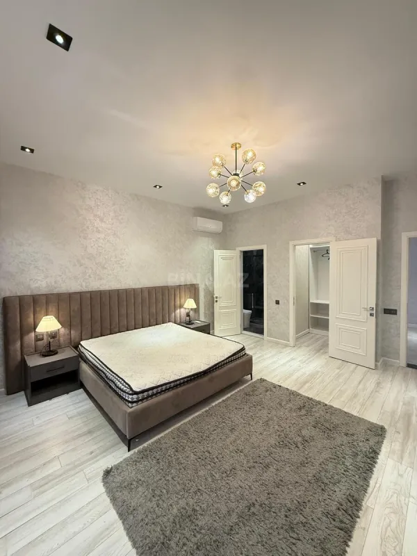 Satılır 6 otaqlı həyət evi 500 m²