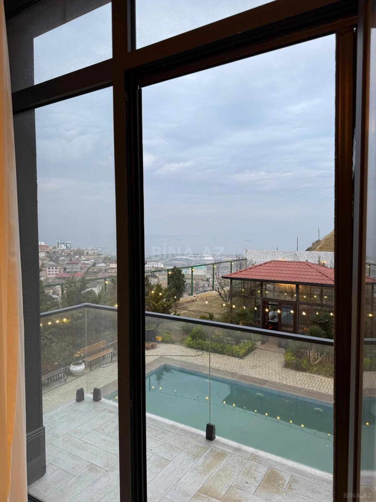 Satılır 6 otaqlı həyət evi 500 m²