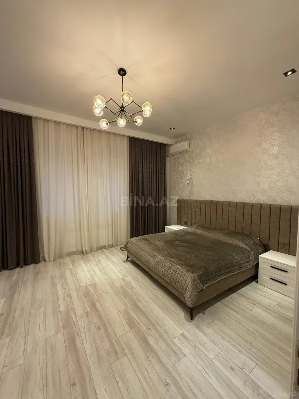Satılır 6 otaqlı həyət evi 500 m²