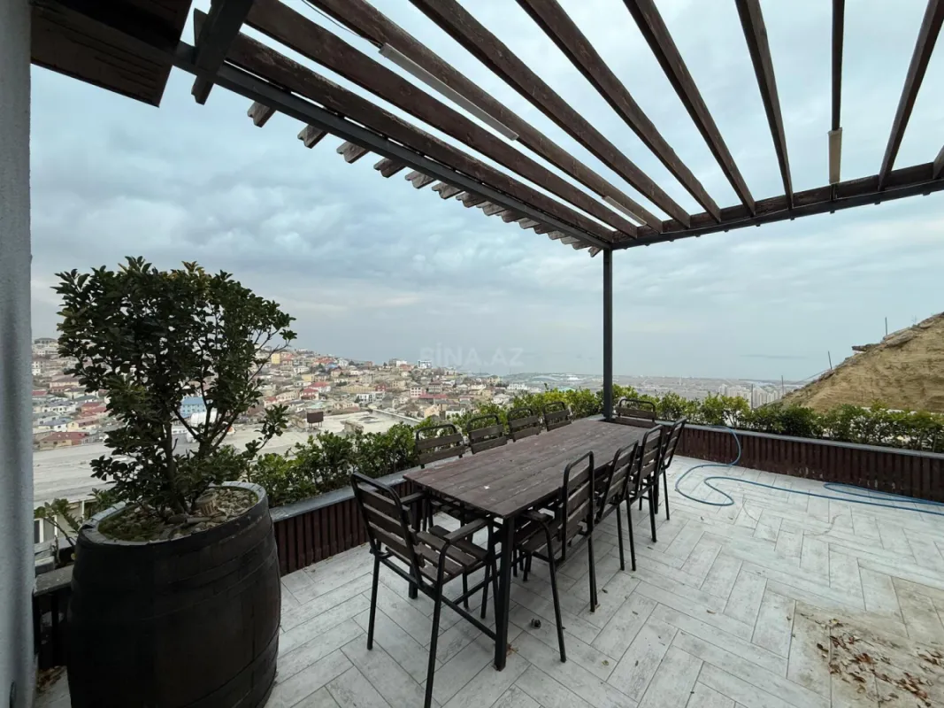 Satılır 6 otaqlı həyət evi 500 m²