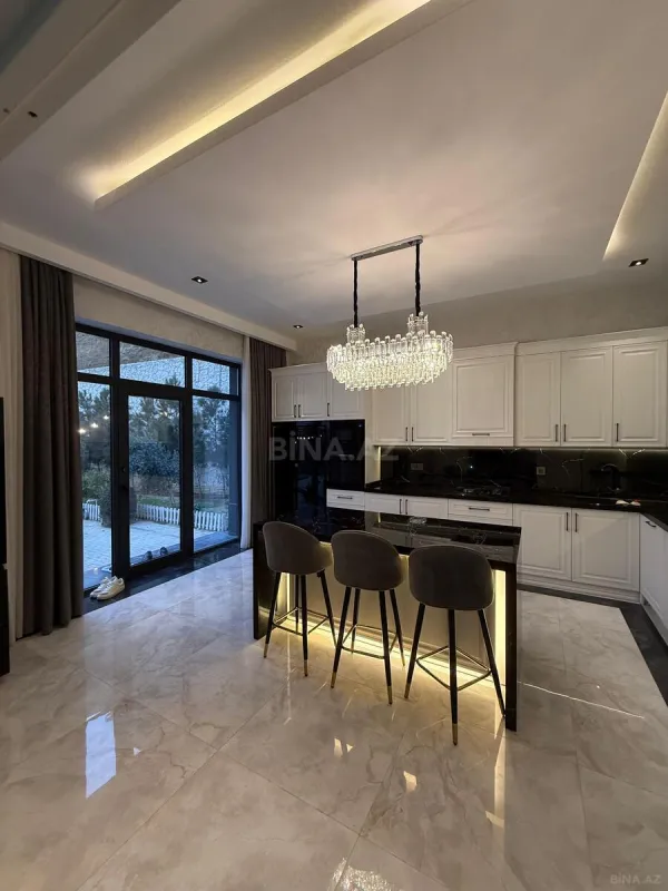 Satılır 6 otaqlı həyət evi 500 m²