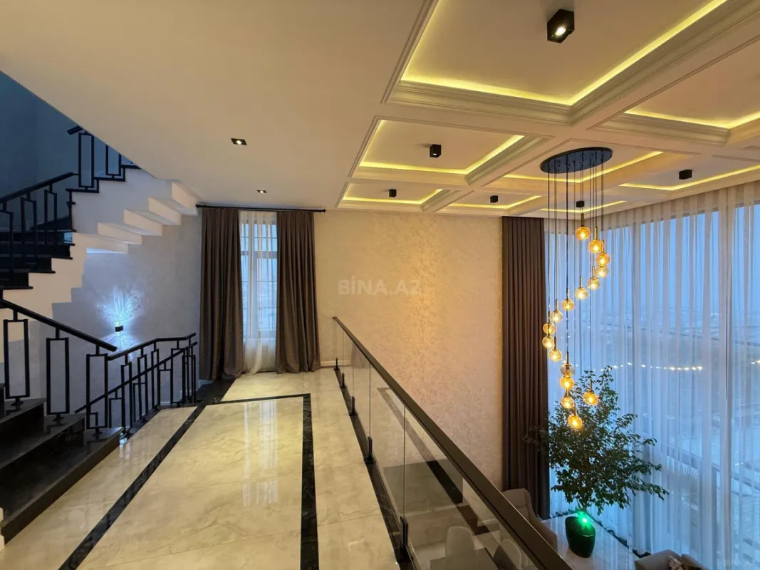 Satılır 6 otaqlı həyət evi 500 m²