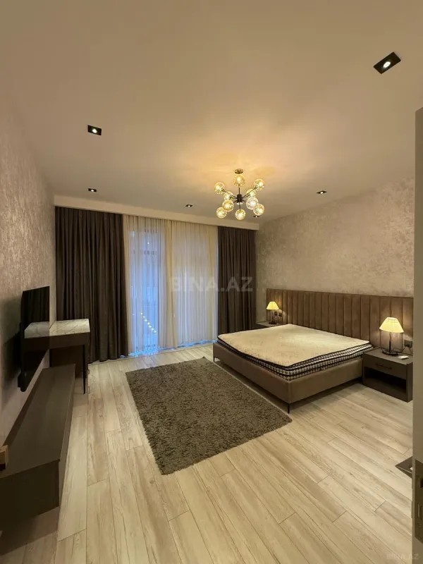 Satılır 6 otaqlı həyət evi 500 m²