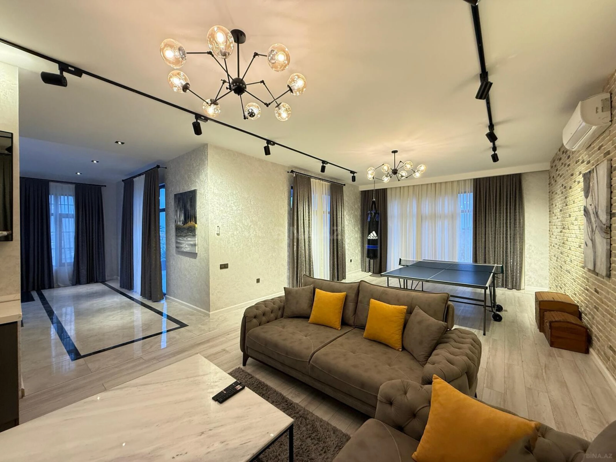 Satılır 6 otaqlı həyət evi 500 m²