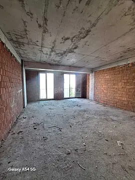 Satılır 3 otaqlı mənzil 136 m²