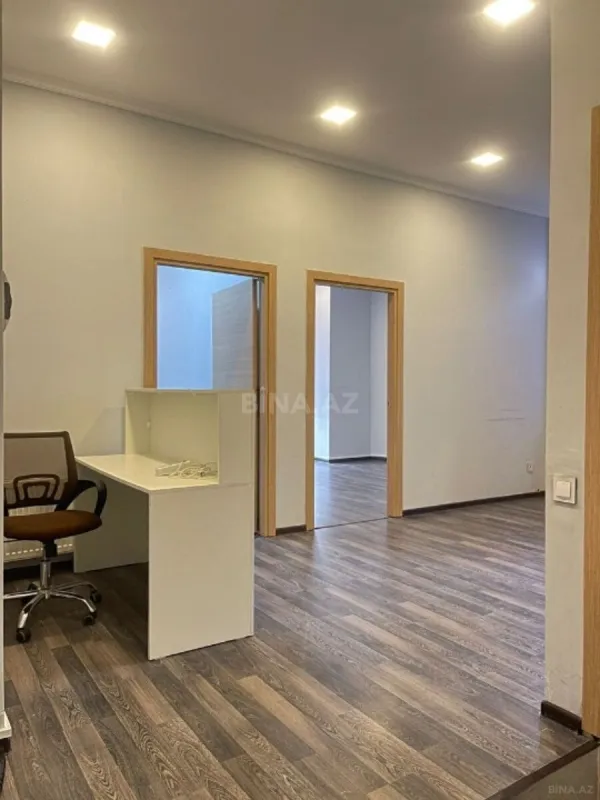 Kirayə verilir 3 otaqlı ofis 80 m²