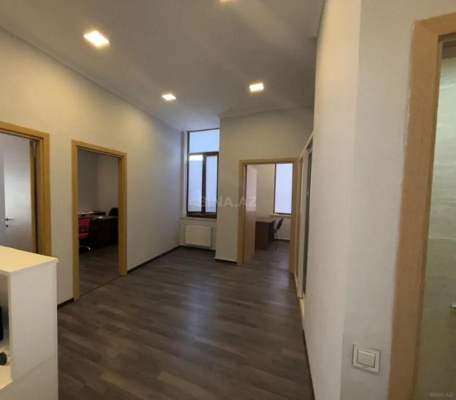 Kirayə verilir 3 otaqlı ofis 80 m²
