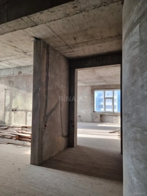 Satılır 4 otaqlı mənzil 181 m²