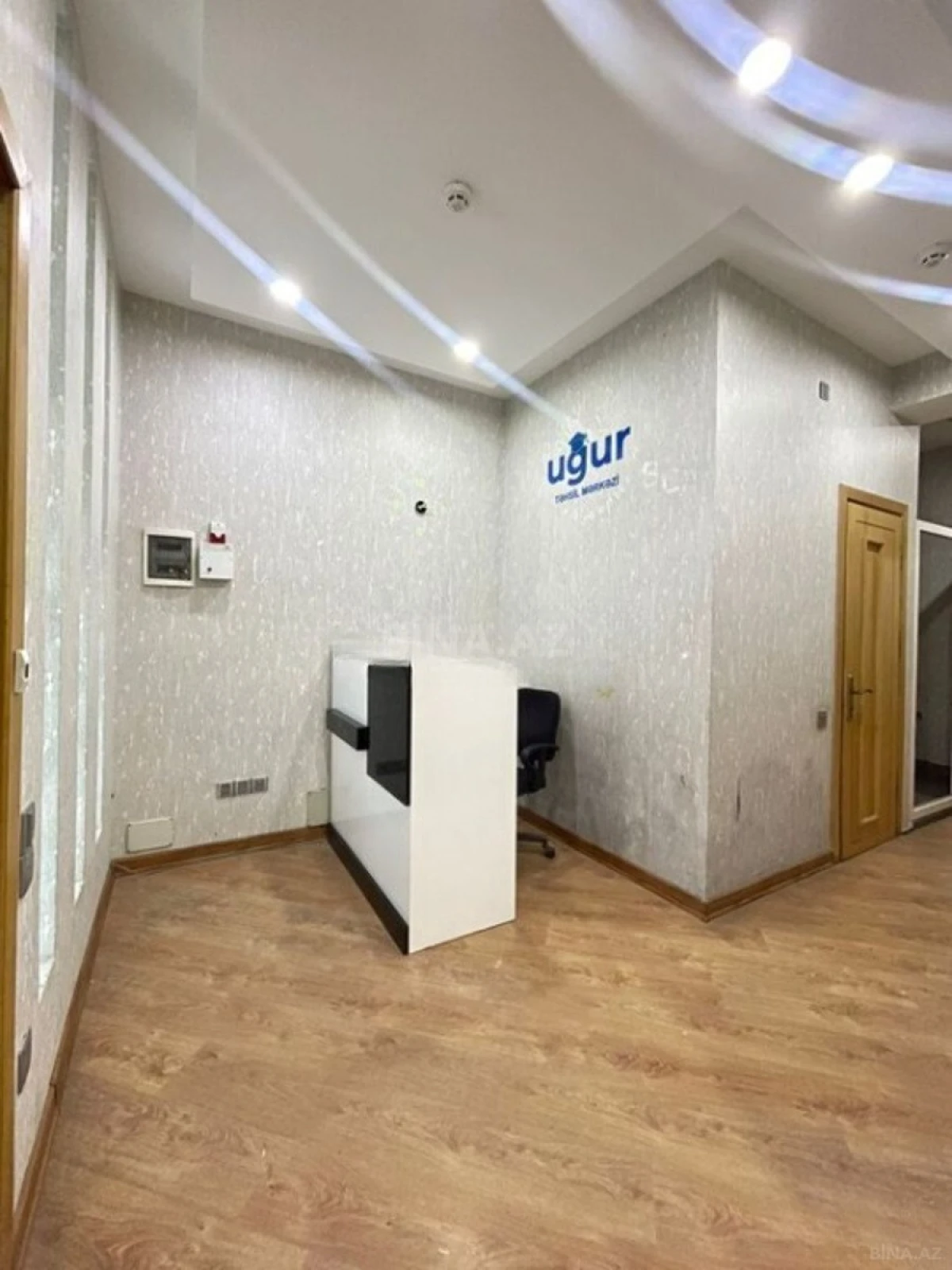Kirayə verilir 4 otaqlı ofis 100 m²