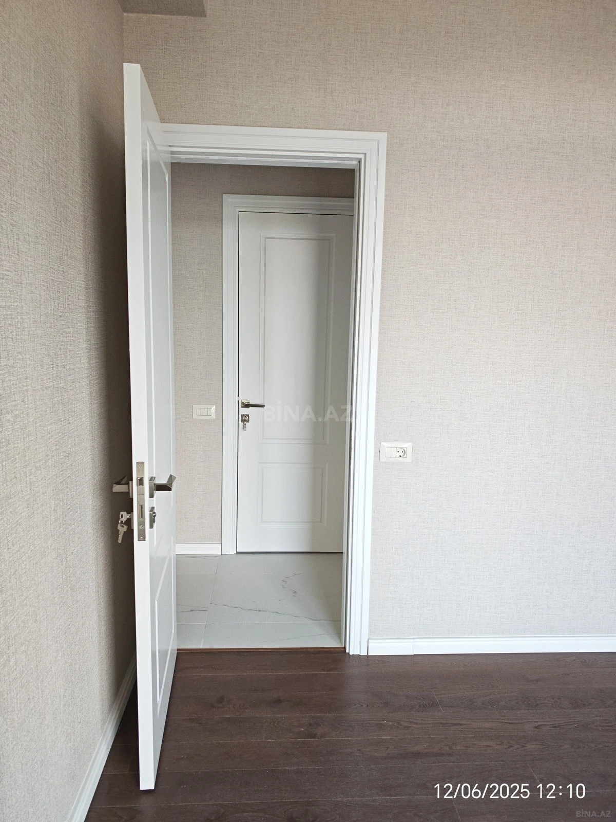 Satılır 3 otaqlı mənzil 110 m²