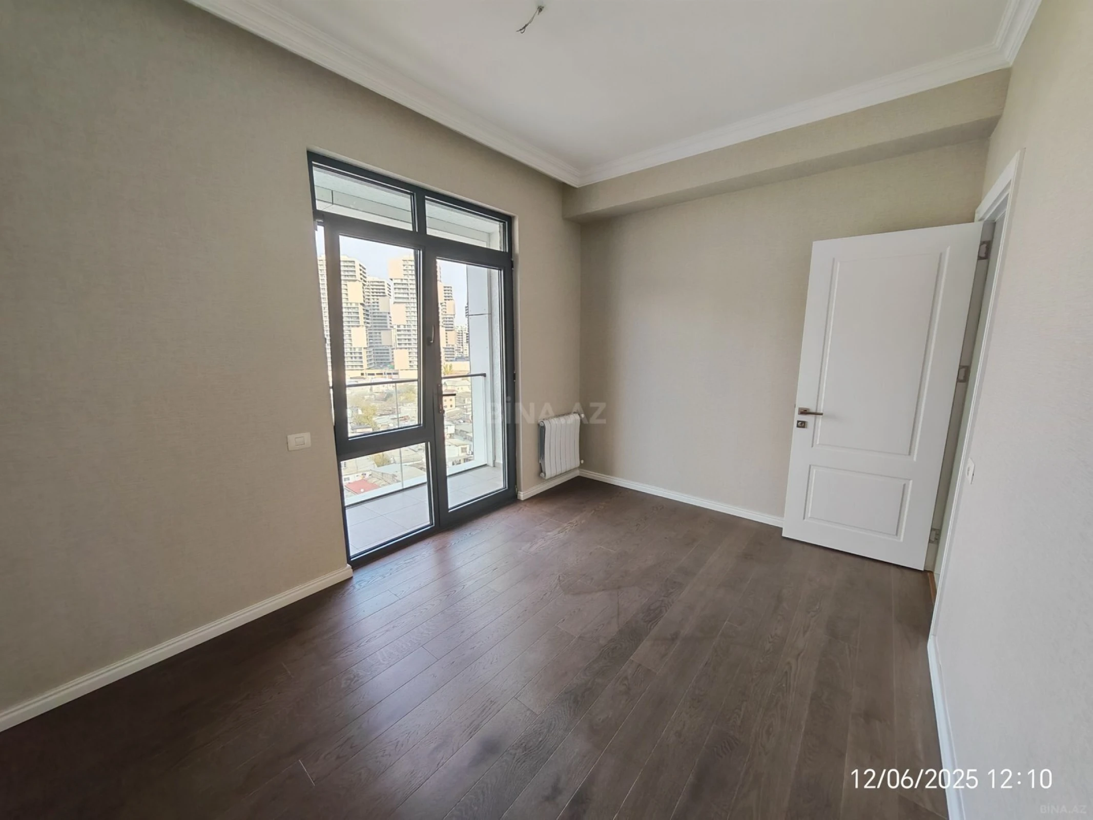 Satılır 3 otaqlı mənzil 110 m²