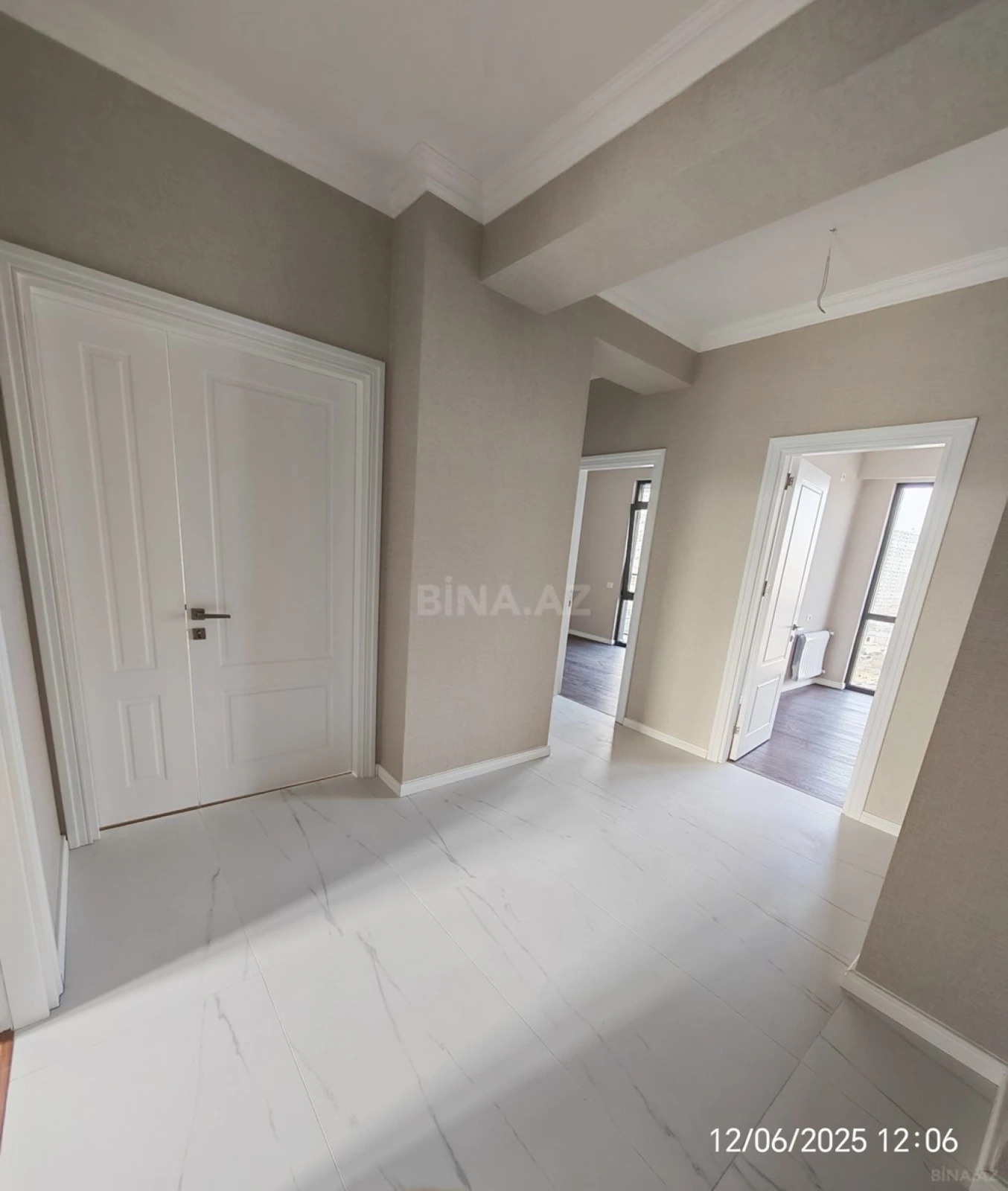 Satılır 3 otaqlı mənzil 110 m²