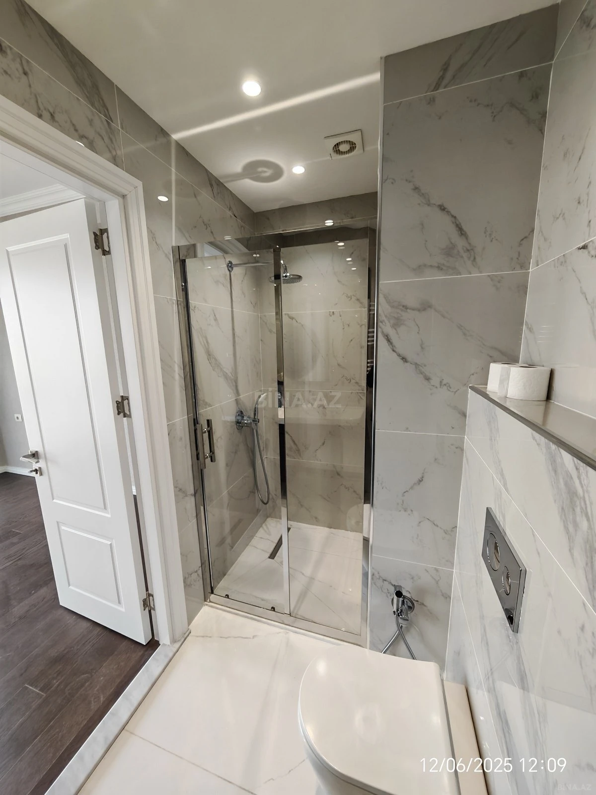 Satılır 3 otaqlı mənzil 110 m²