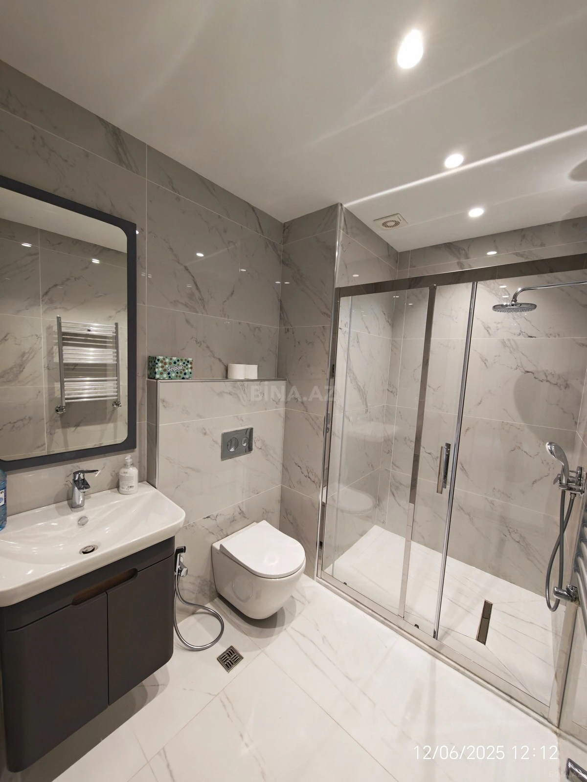 Satılır 3 otaqlı mənzil 110 m²